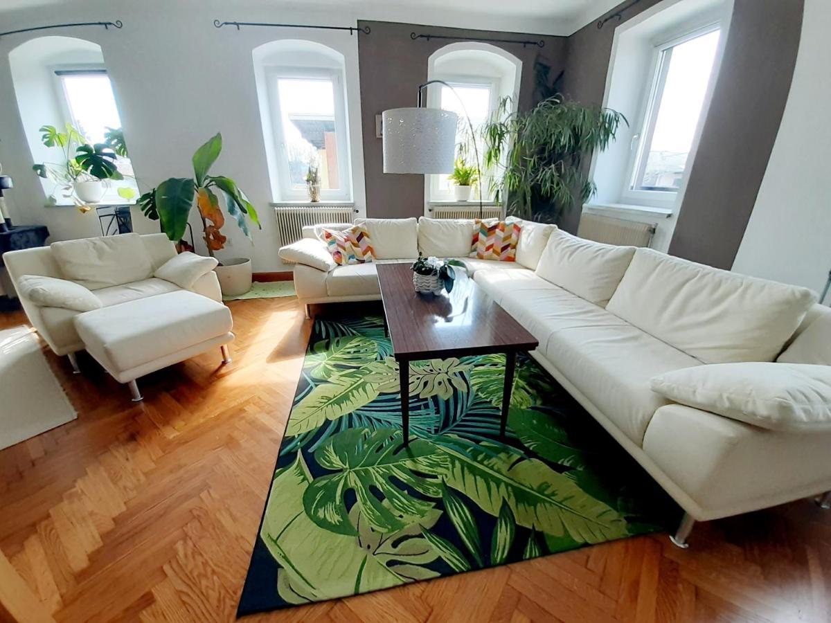 Schoene Altbauwohnung Auf Dem Land Kallham Bagian luar foto