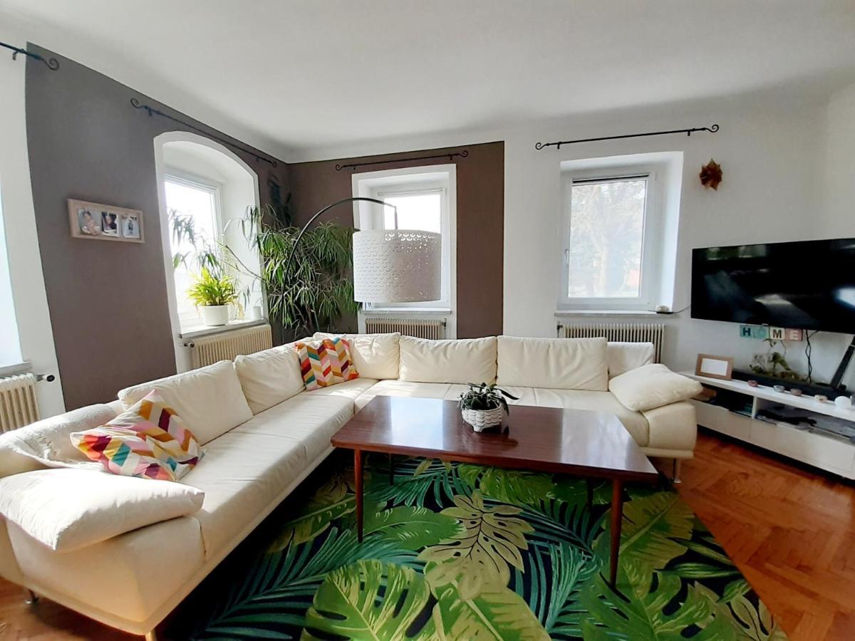 Schoene Altbauwohnung Auf Dem Land Kallham Bagian luar foto
